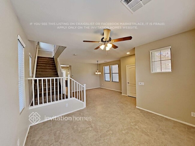 Photo - 3351 E Oakland St