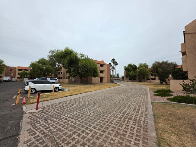 Photo - 540 N May Unidad Apt 3119
