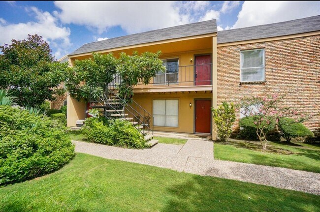 Building Photo - 3303 W Greenridge Dr Unit 36