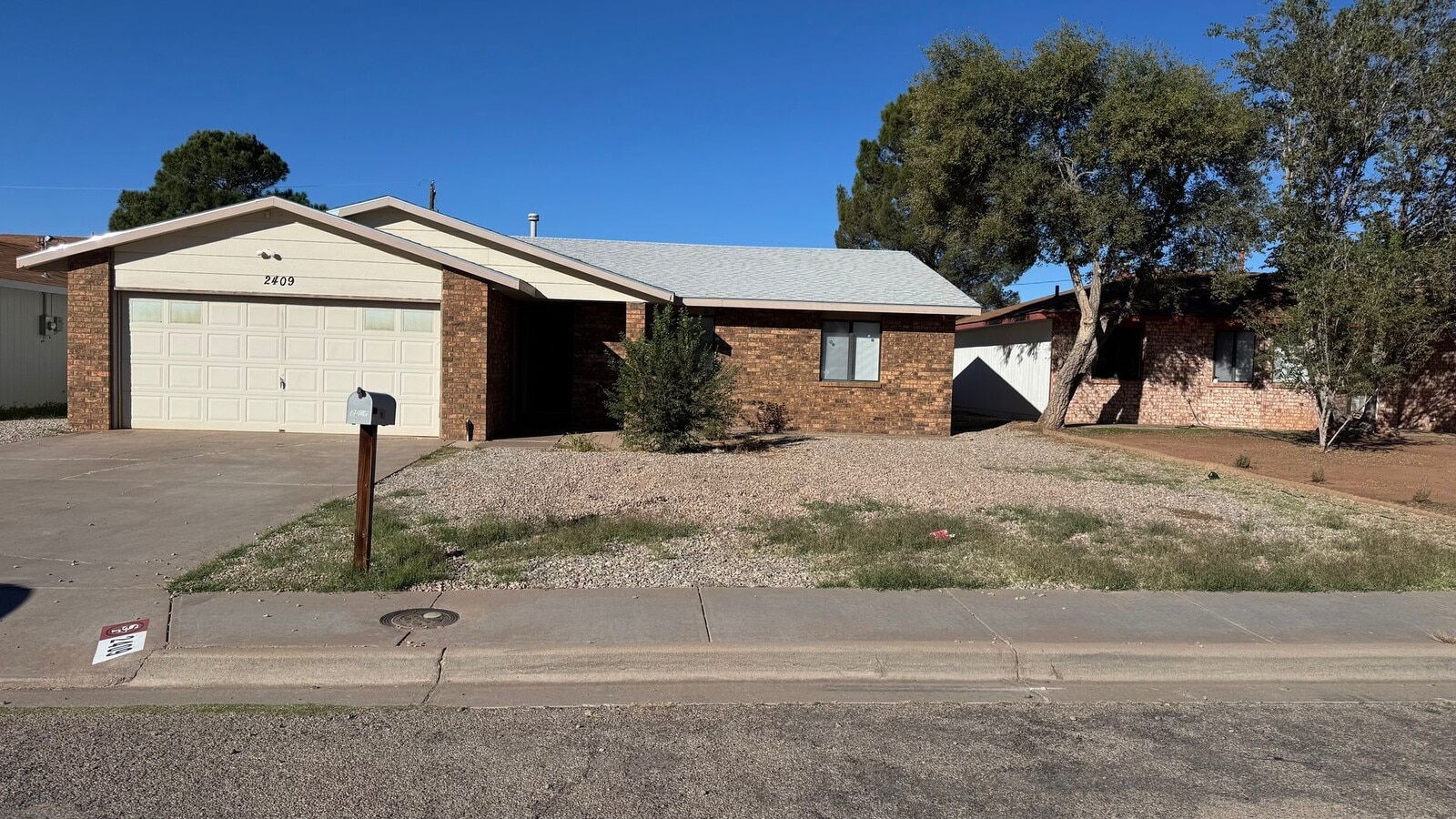 3 Bedroom 2 Bath Conveniently Located House! - 3 Bedroom 2 Bath Conveniently Located House!