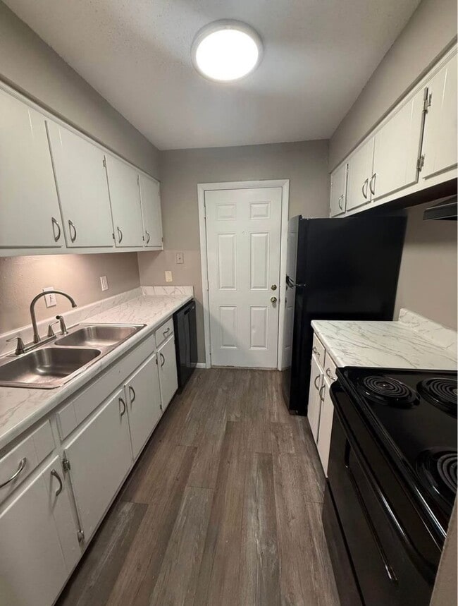 5619 S Quaker Ave Unit 5619C-Q