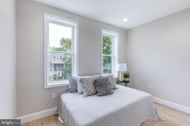 Photo - 239 14th Place, NE