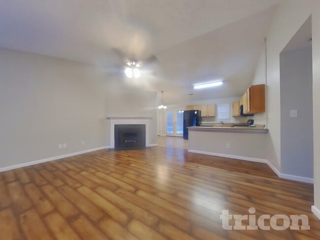 Photo - 620 Bluff Dr