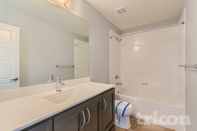 Photo - 10239 Southlawn Cir