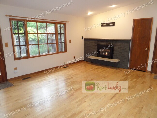 Photo - RARE FIND! Adorable 3-Bedroom Mid-Century Home in Great Des Moines Location!!
