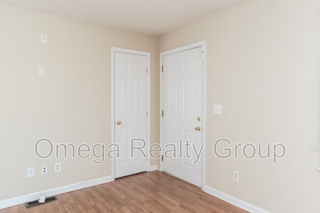 Photo - 529 Robison Dr