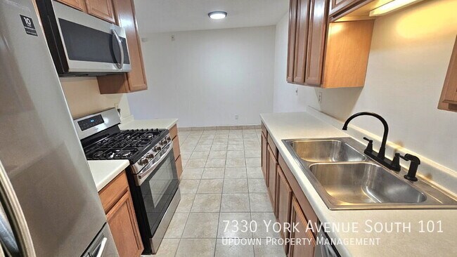 Photo - 7330 York Ave S