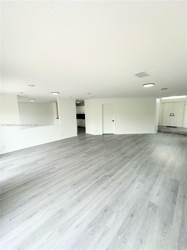 Photo - 1845 Vista Way