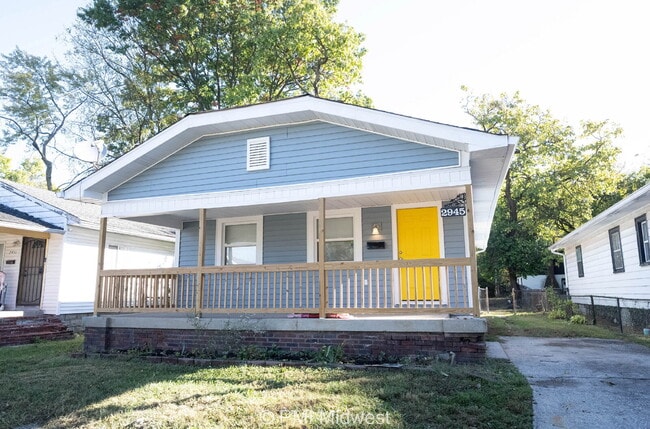 Building Photo - "Charming 3-Bed, 2-Bath Home in Indianapol...