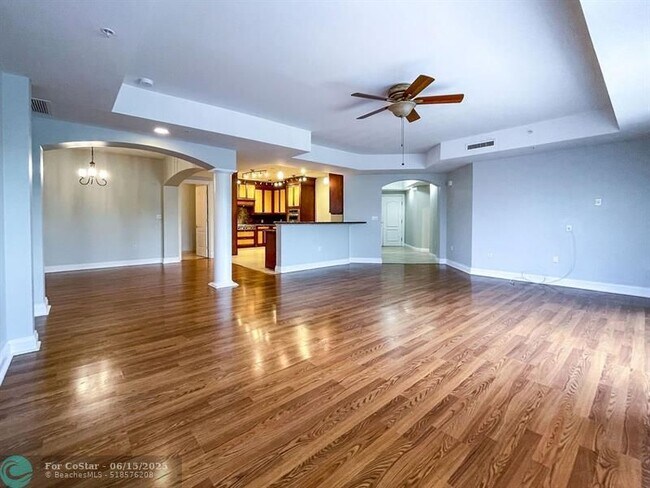 Photo - 4241 N Ocean Blvd Unidad 301