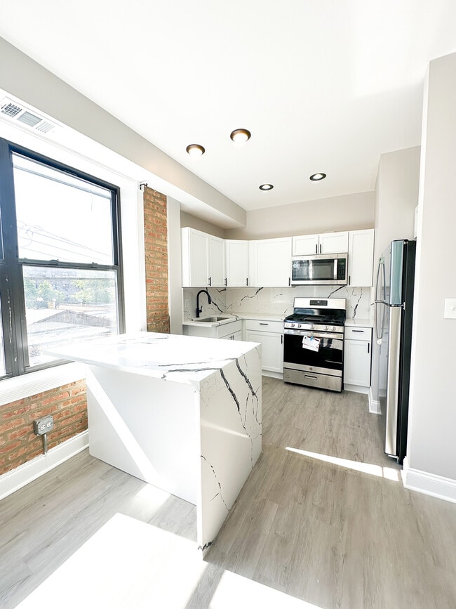 Photo - 6410 N Hoyne Ave Unit 3E