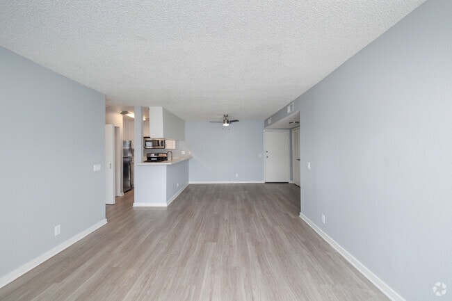 2BR, 2BA - 900SF - Living Room