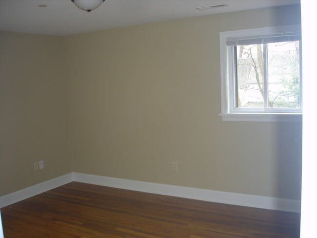 Photo - 4Plex - 1104 Unit 4