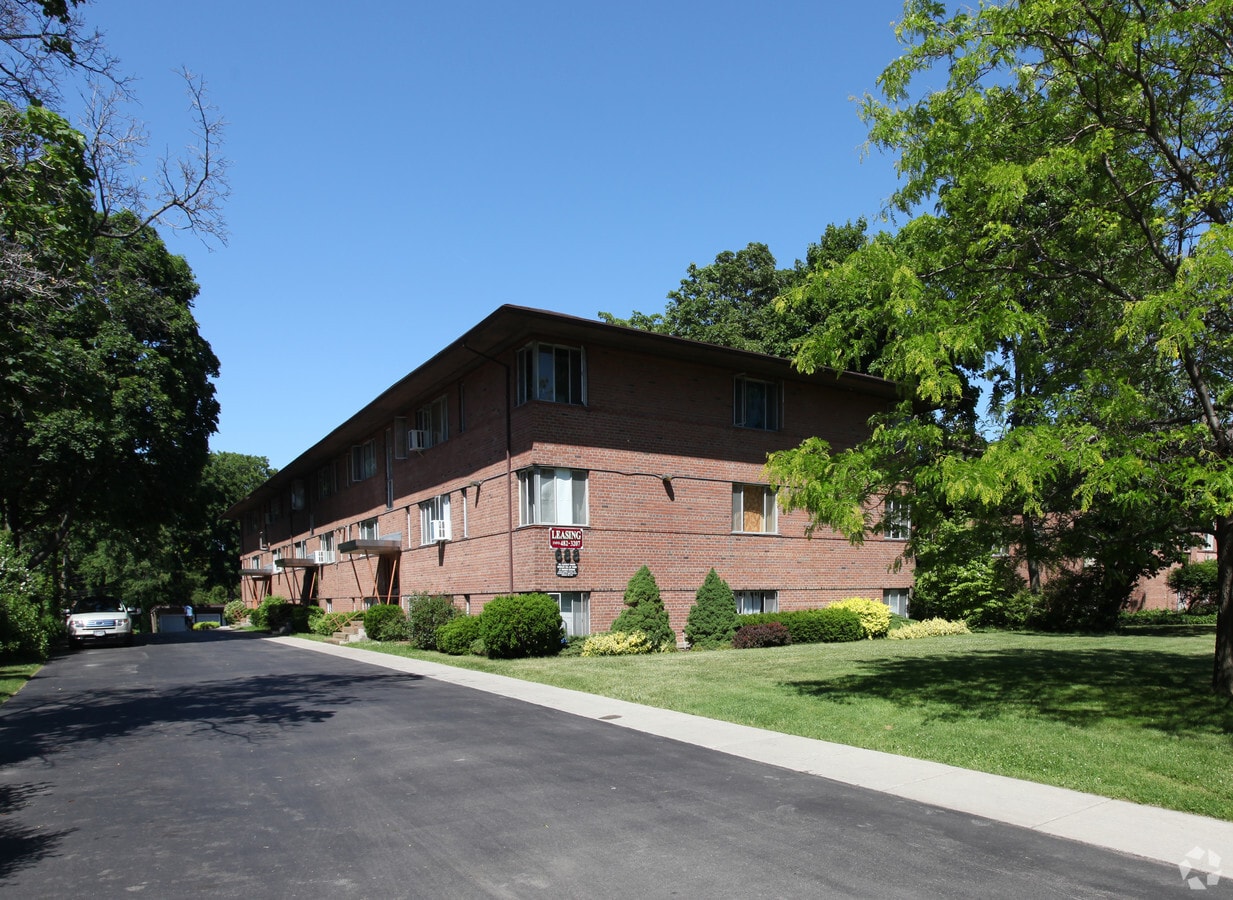 Photo - 700 East Ave