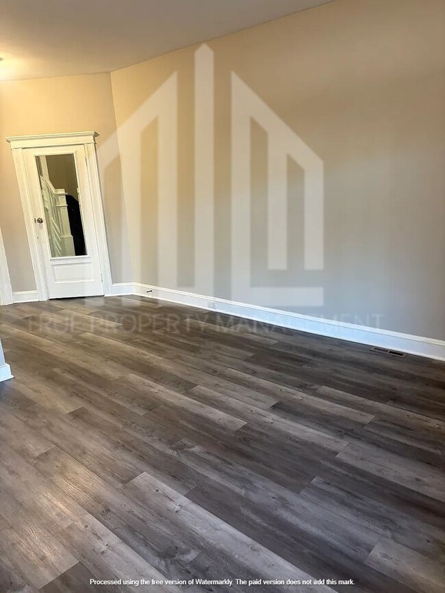 Photo - 2917 Winchester St