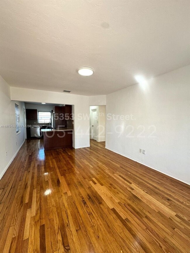 Photo - 5353 SW 6th St