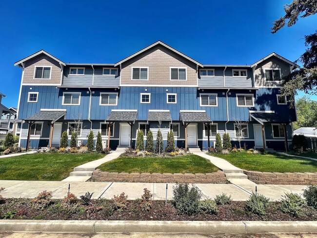 Building Photo - Modern 3BR / 2.5BA Townhome in Port Orchar...