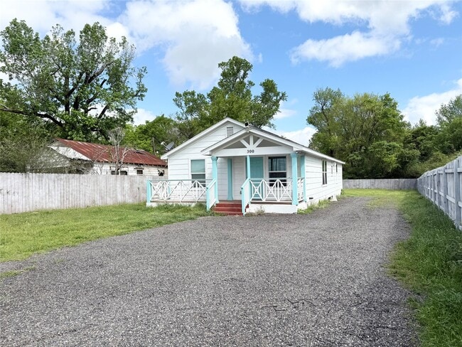 Building Photo - 300 Longstreet Rd