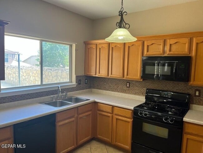 Photo - 7080 Luz De Espejo Dr