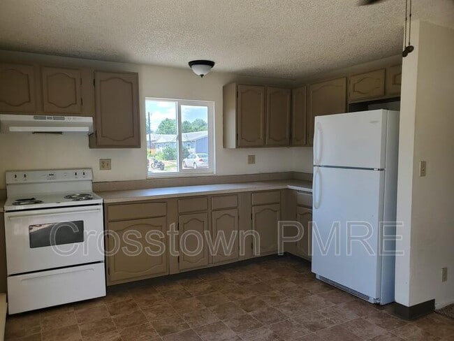 Photo - 914 Cortez Ct