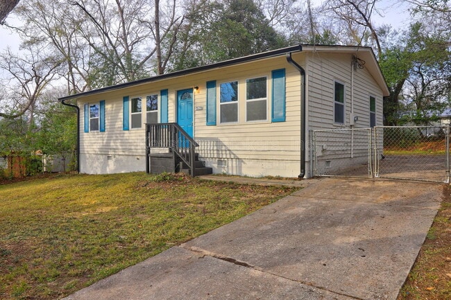 Photo - 2477 Thrasher Ave