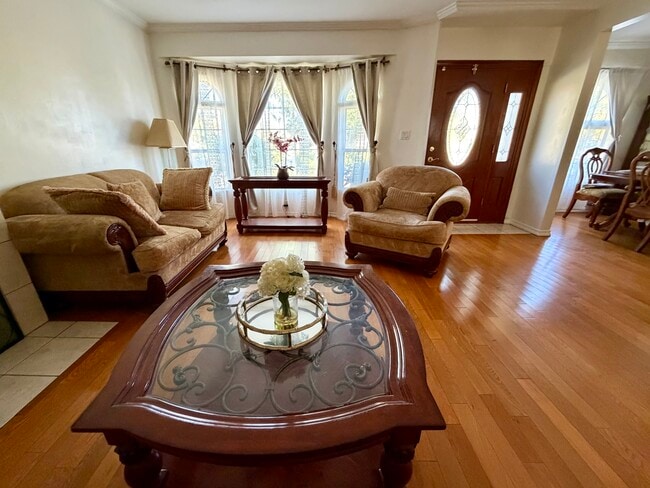 LIVING ROOM - 3926 W 59th St