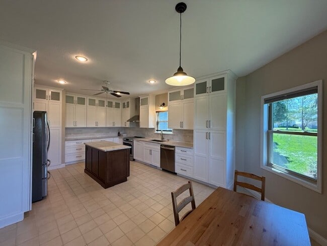 Photo - Maroa-Forsyth Ranch For Rent!