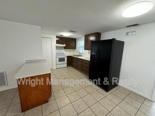 7639 Jasmine Blvd
