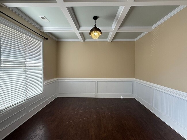 Photo - Beautiful 4 bedroom, 3.5 house