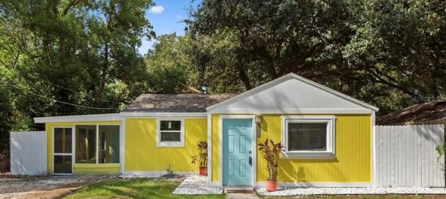 2/1 home in downtown Clearwater - 2/1 home in downtown Clearwater
