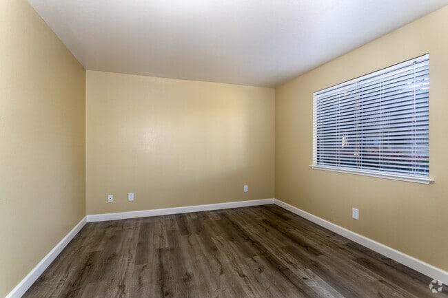 2BR, 2BA - 1,000SF - Tahoe at Fair Oaks Apartments