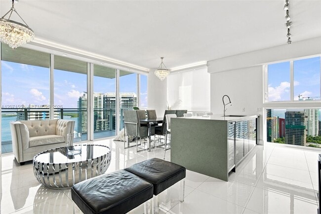 Photo - 1080 Brickell Ave Unidad 3800