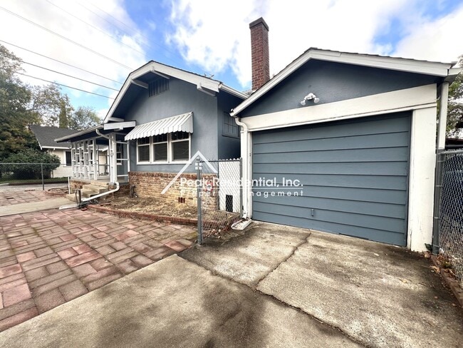 Photo - 2974 32nd St
