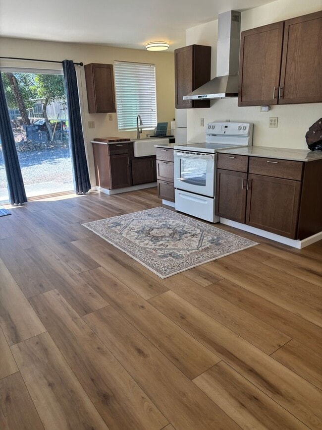Building Photo - Large Renovated Studio on Large Lot