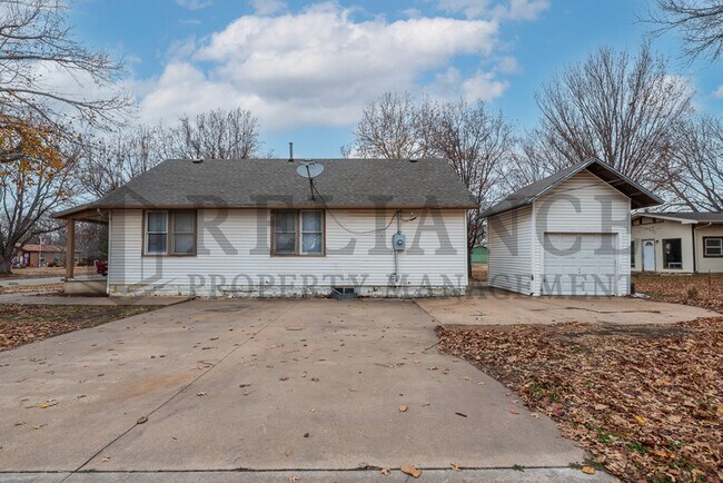 302 N King St