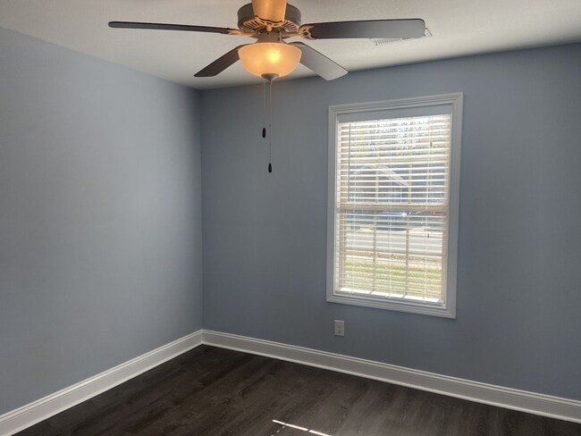 Photo - Sweet 3 bed 2 bath. No Backyard Neighbors.