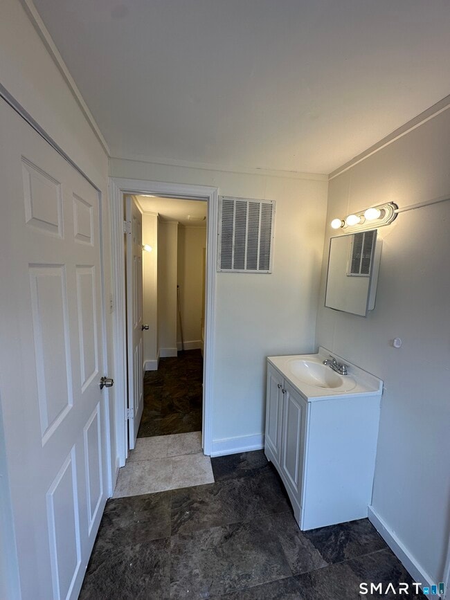 Photo - 162 Norwich Ave Unit 1