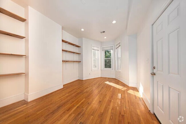 Building Photo - Charming 2br/1ba Near U St/Shaw with Parking! Unit 1 Rental