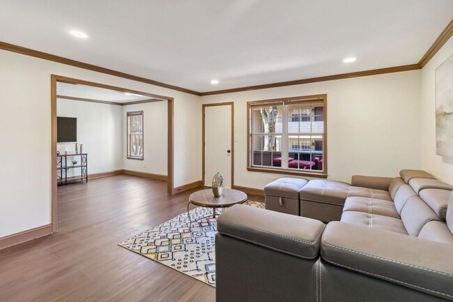 Photo - 906 Chapel Creek Dr