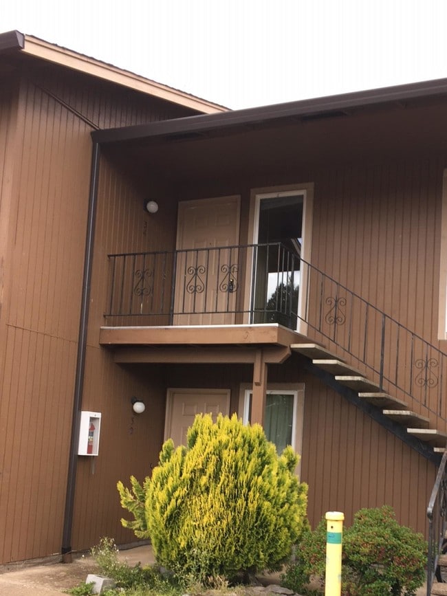 Riverside Apartments - Riverside Apartments