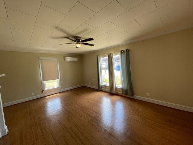 Photo - 107 Abernathy St