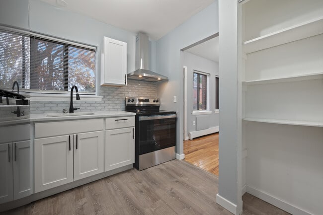 Photo - 10 Henderson Dr