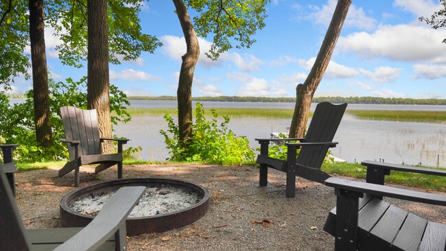 Photo - 15955 Bayview Dr NE