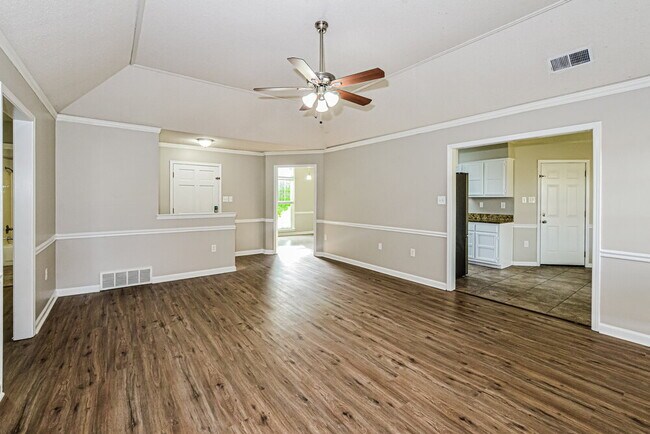 Photo - 6770 Lake Point Cir