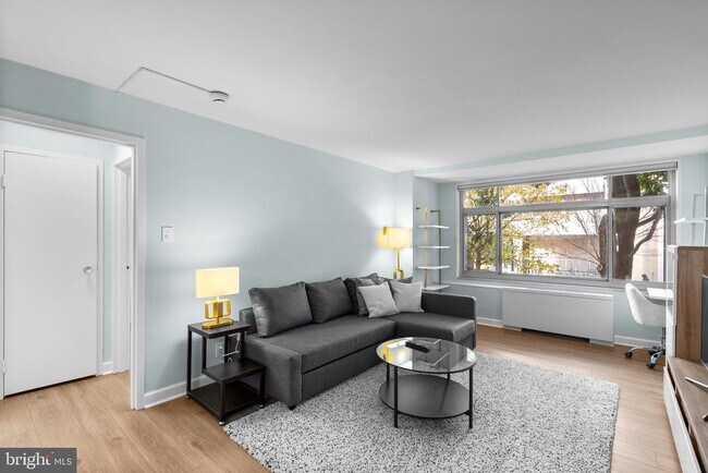 Photo - 2401 H St NW Unidad 208