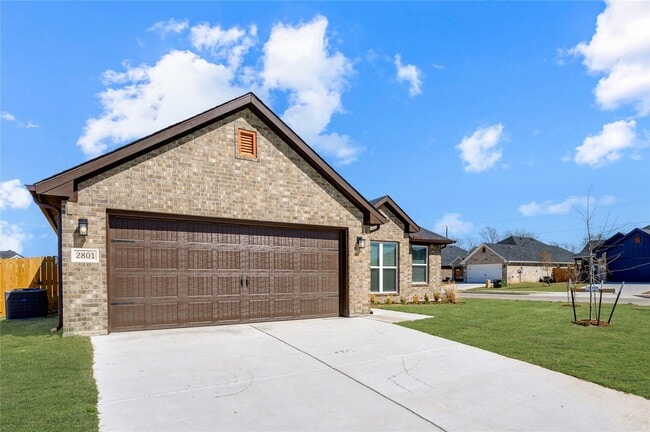 2801 Tulip Dr