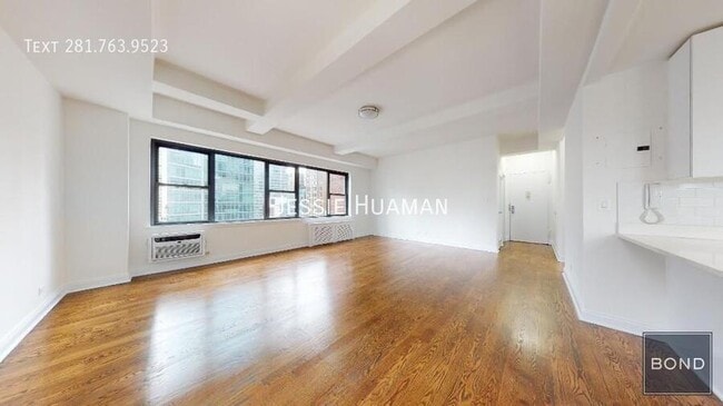 Photo - 157 W 57th St Unidad 19