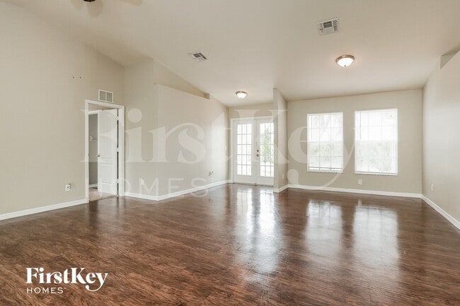 Photo - 3208 9th St W