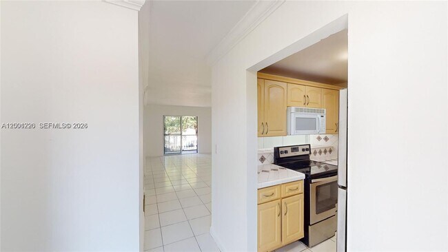 Photo - 160 SW 30th Ave Unit 204A