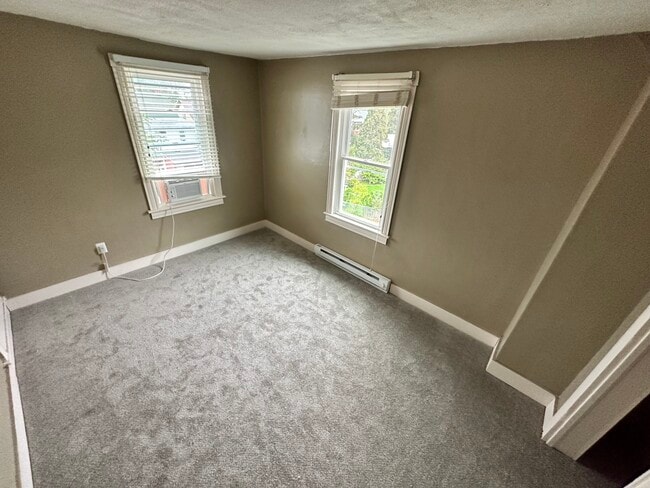 Photo - 68 W Center St